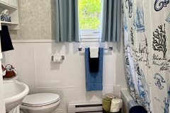 cottage1-bathroom